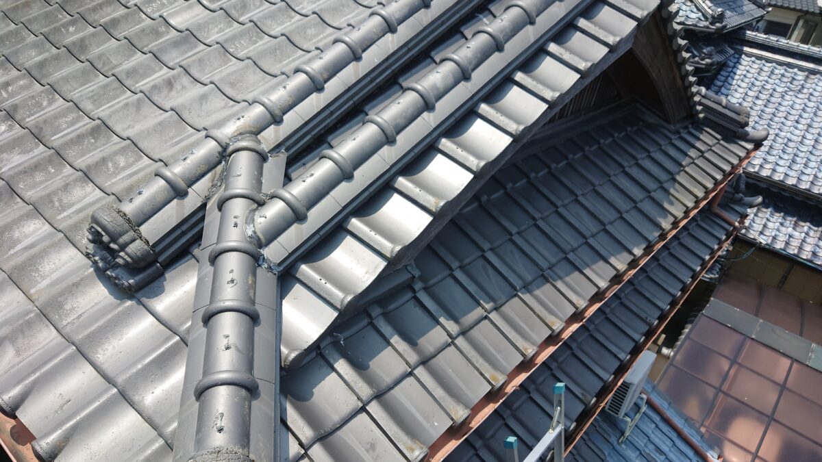 和形スレートで強風時の雨漏りを解決