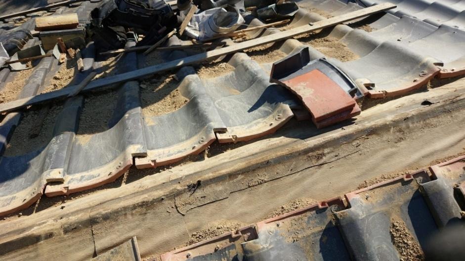 防水紙も劣化しているので工事していきます。