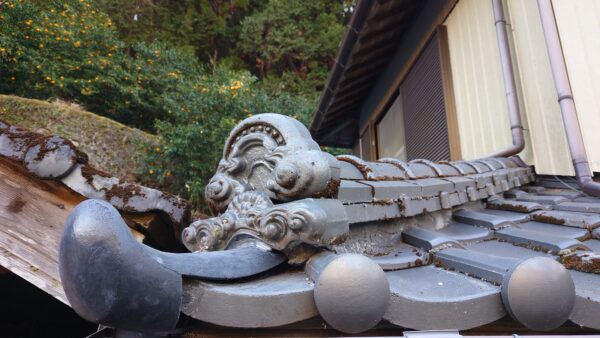 香南市　破損瓦交換工事