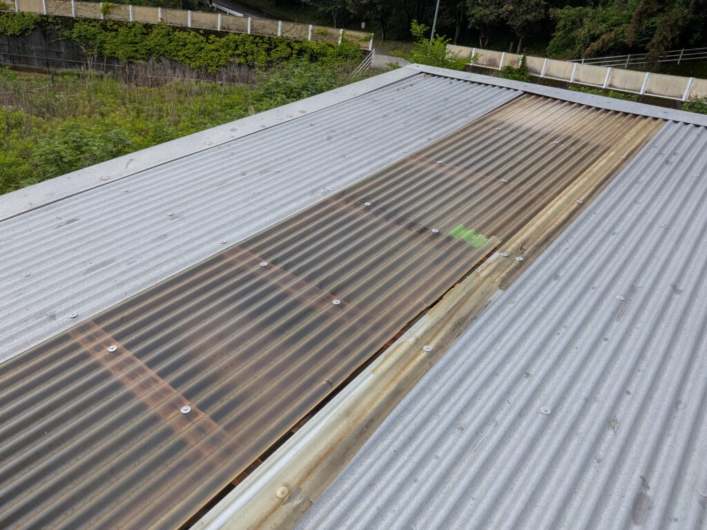 ポリカ波板の張り替え