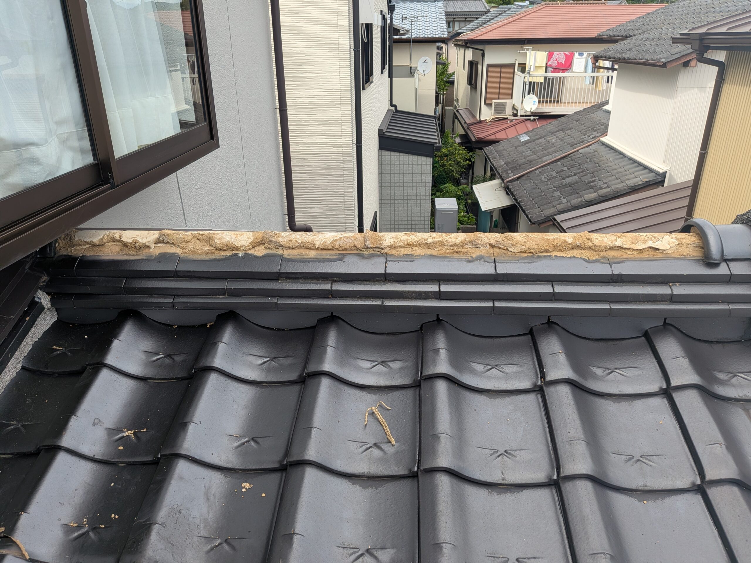 2階屋根ではなく1階屋根が飛散